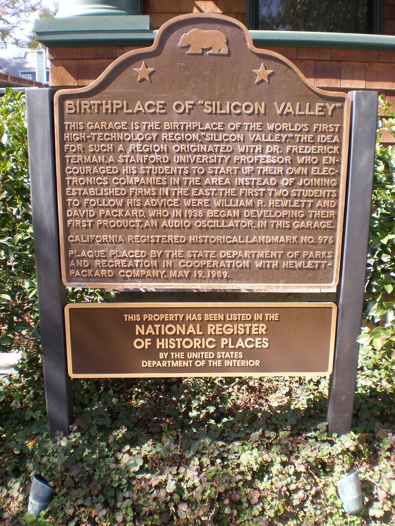 The historical landmark plaque at 367 Addison Avenue, Palo Alto — California Historical Landmark #976, "Birthplace of Silicon Valley." BrokenSphere, CC BY-SA 3.0, via Wikimedia Commons.