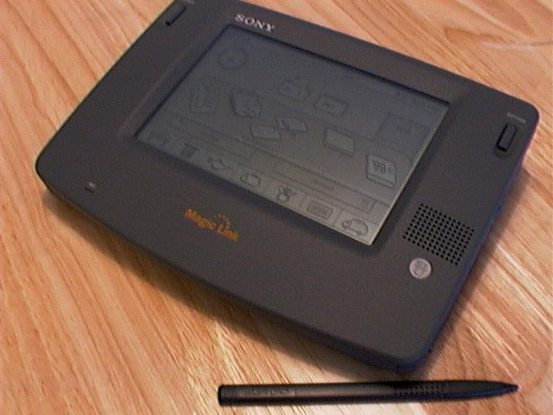 Sony MagicLink PIC-1000, released September 1994. Photo by Blake Patterson, CC BY 2.0, via Wikimedia Commons.