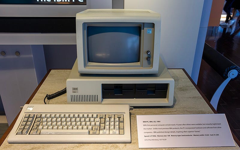 An IBM Personal Computer (1981) on display at the Computer History Museum. Photo by The wub, CC BY-SA 4.0, via Wikimedia Commons.